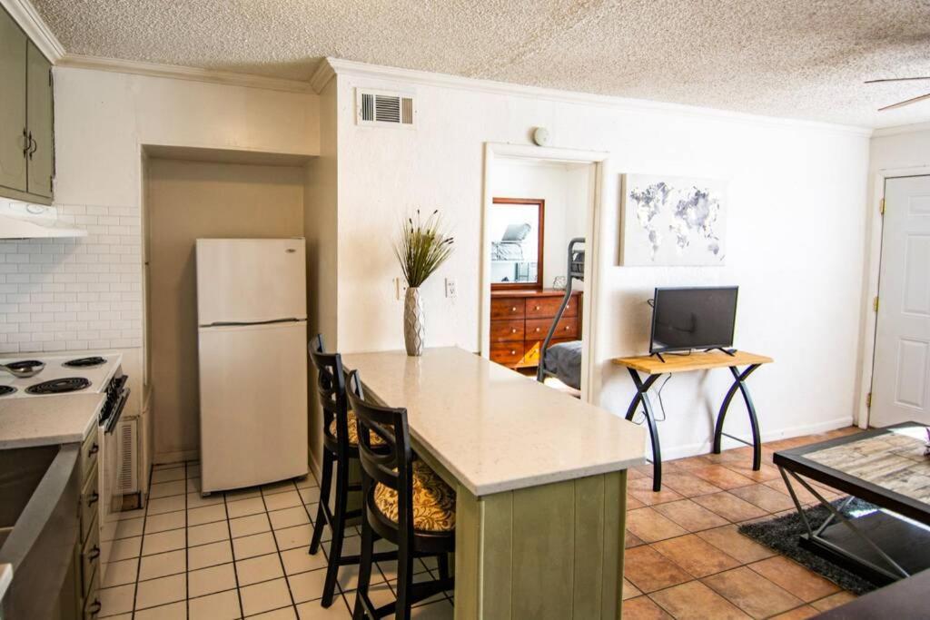 Central Automobile Alley Modern 1Bdr - Wifi Оклахома Сити Екстериор снимка