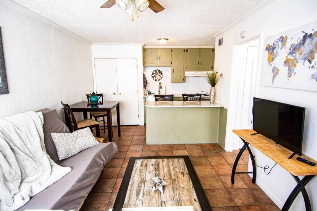 Central Automobile Alley Modern 1Bdr - Wifi Оклахома Сити Екстериор снимка